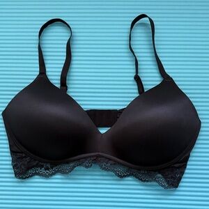 Maidenform Black Lace-Trim Molded T-Shirt Bra